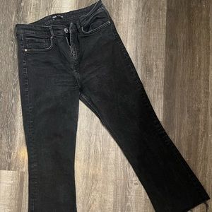 Zara Women’s high waisted frayed hem jeans